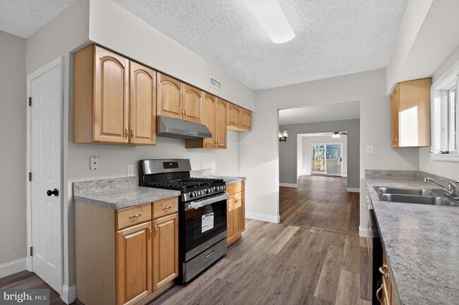 Foto del edificio - 32 Rosewood Rd