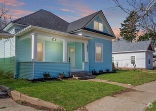 Building Photo - 1011 S Armstrong Ave