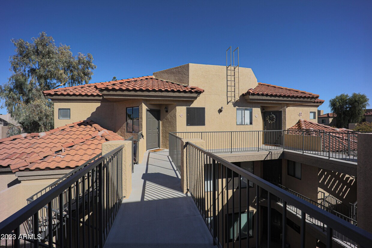 Primary Photo - 4925 E Desert Cove Ave