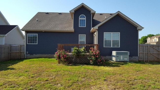 Building Photo - 501 Falkland Cir