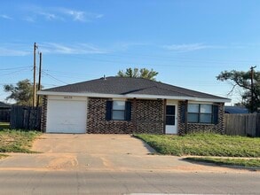 Building Photo - 4638 Erskine St