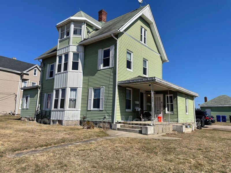 5 Vose St Unit 2, Westerly, RI 02891 Condo for Rent in Westerly, RI