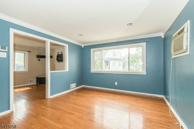 Building Photo - 37 Embury Pl