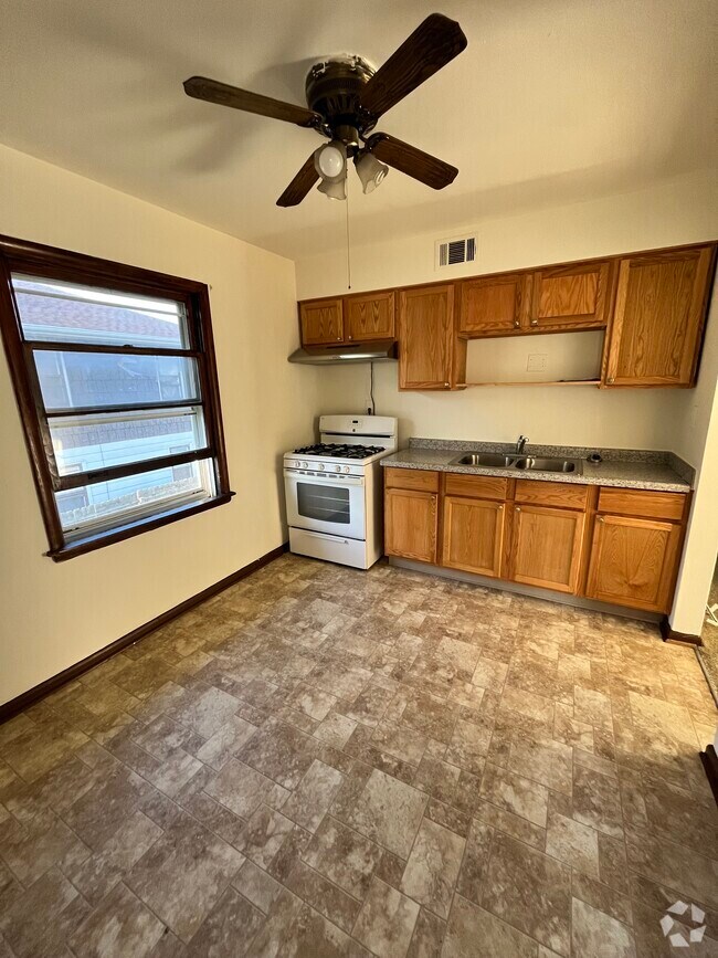 Honey Creek Manor Student Apartments for Rent Milwaukee, WI 2