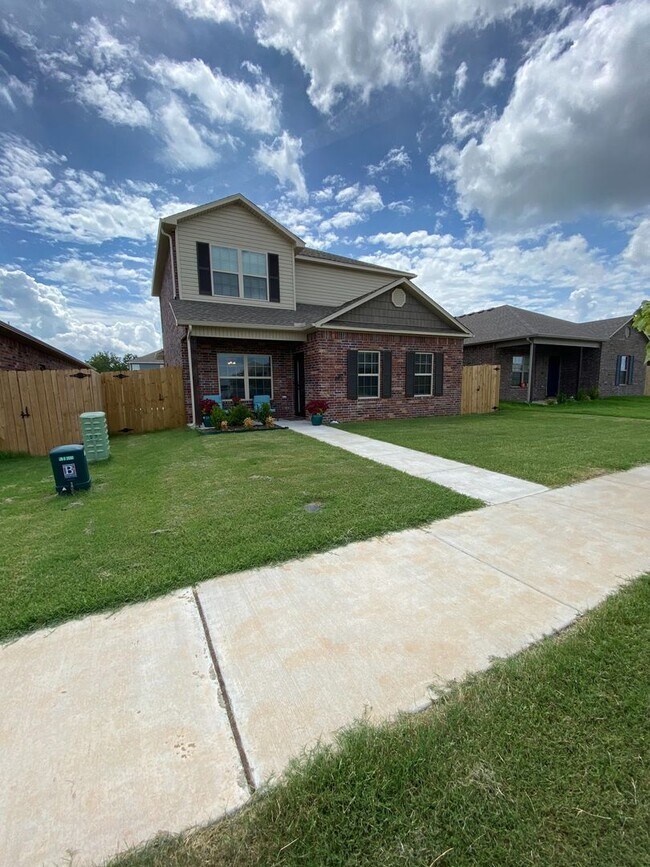 Building Photo - 3 Bedroom Home for Rent in Bentonville! $3...