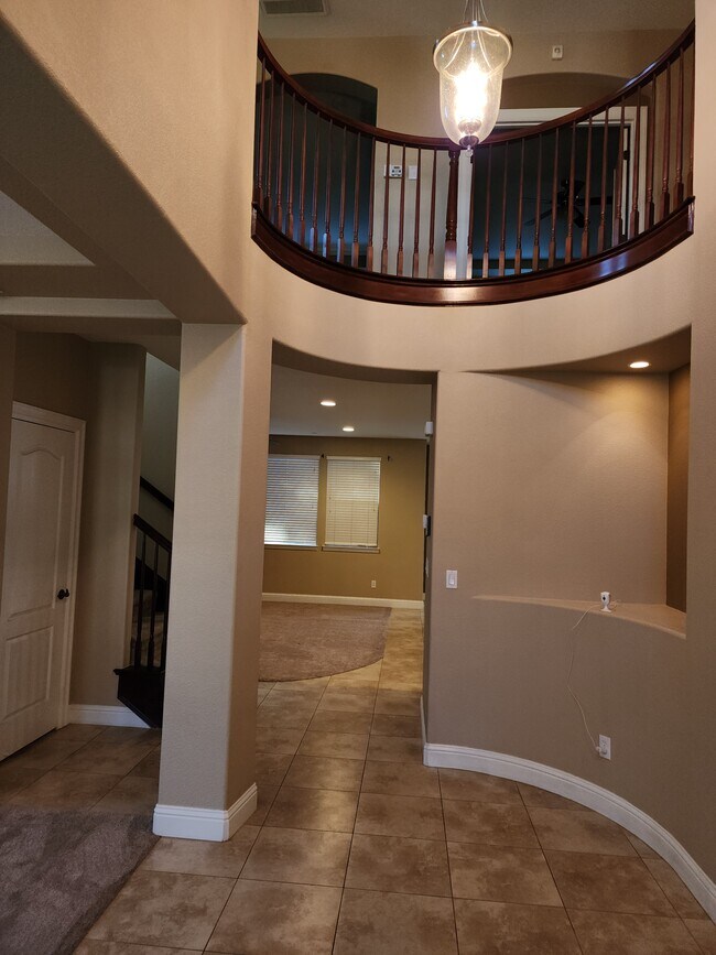 Foto del edificio - 1385 Oak Valley Dr