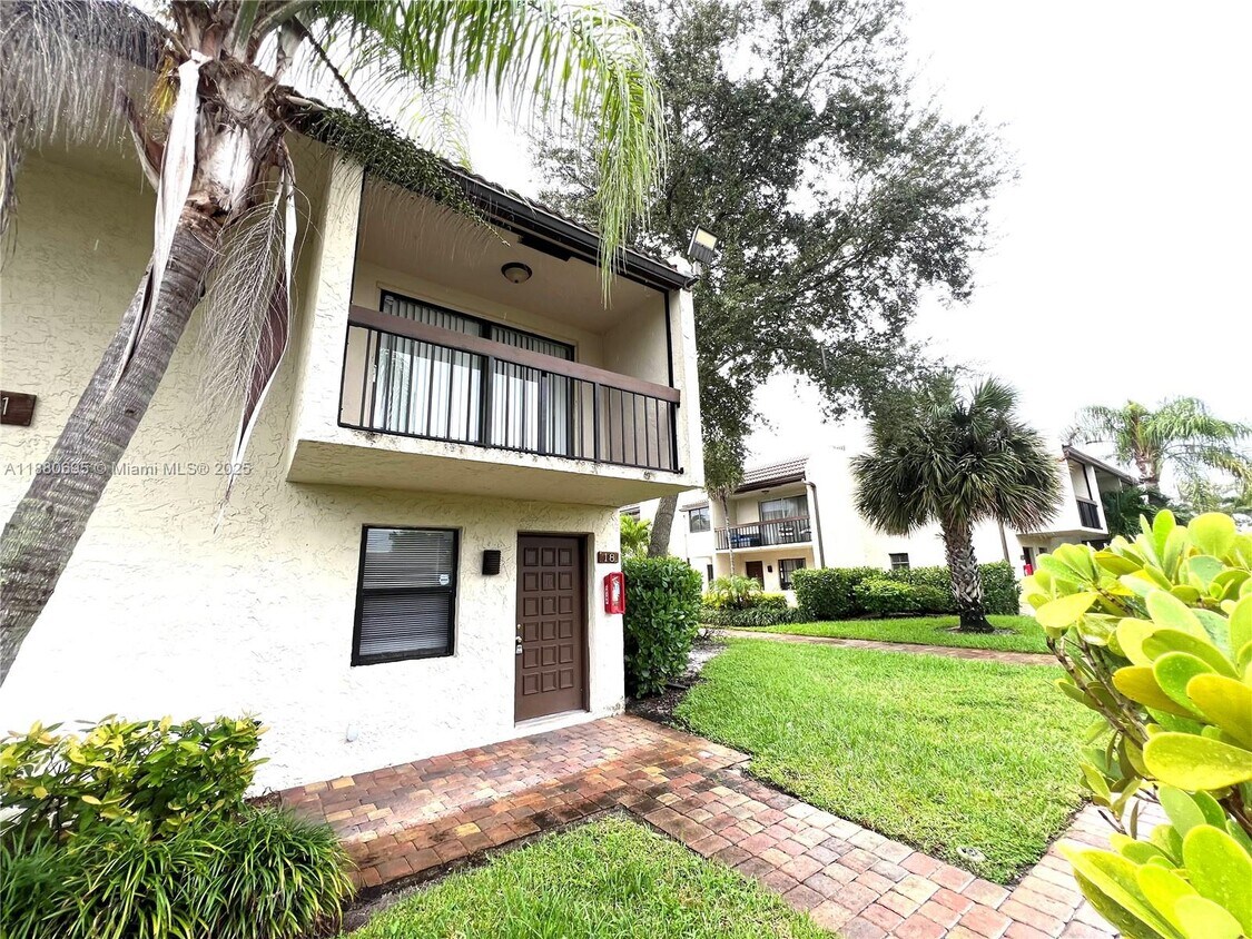 Foto principal - 721 SE 1st Way