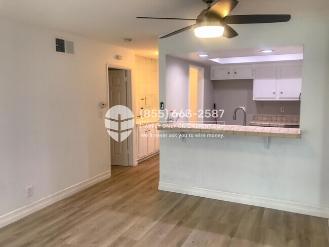Foto del edificio - 278 N Wilshire Ave