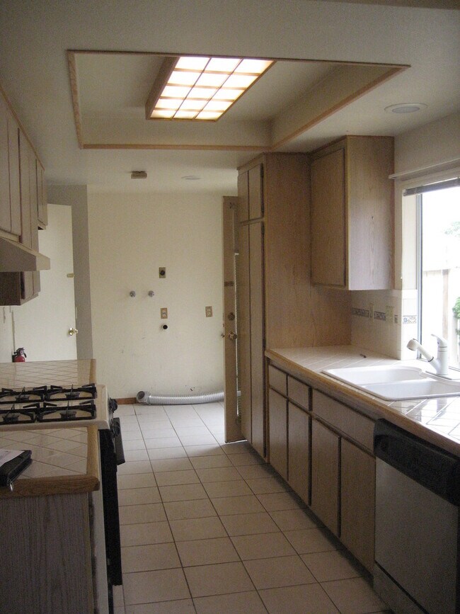 Foto del edificio - Charming 2 Bed / 2 Bath single story home located in a great family neighborhood