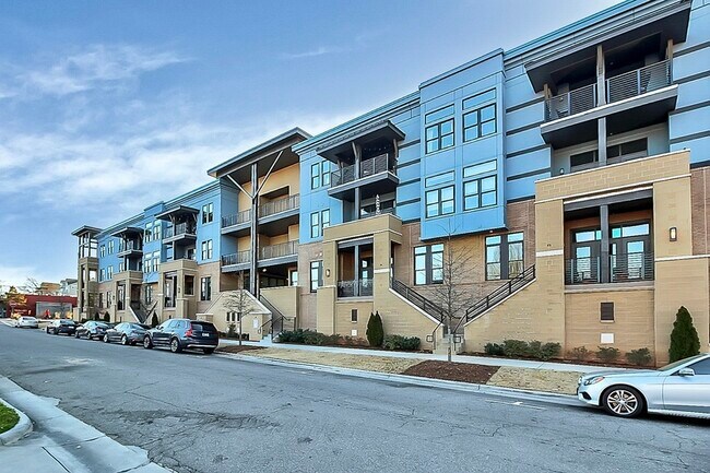 Building Photo - 2401 Euclid Ave