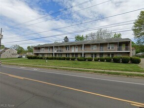 Building Photo - 811 E Wilbeth Rd