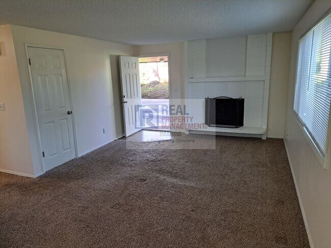 Foto del edificio - Check Out This Wonderful 2 bedroom, 2 bath...