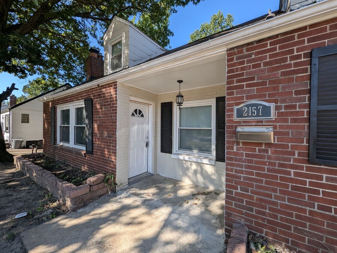 Foto principal - Pretty on Penfield - 3 Bedroom, 1 Bath Cha...