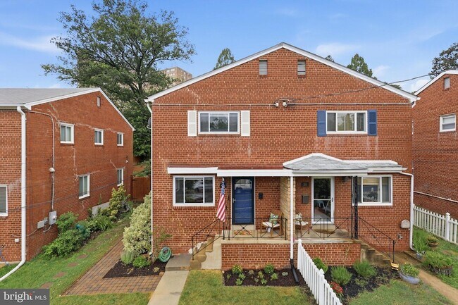 Foto del edificio - 48 W Taylor Run Pkwy