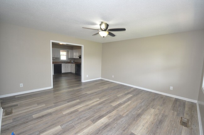 Building Photo - 1004 Southwood Dr