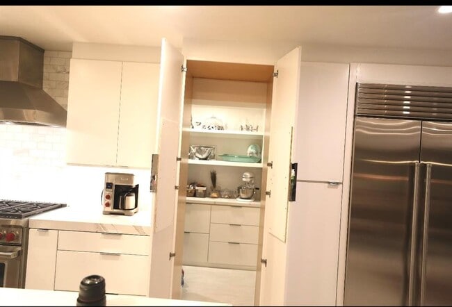 Foto del edificio - 518 Lanecrest Ln