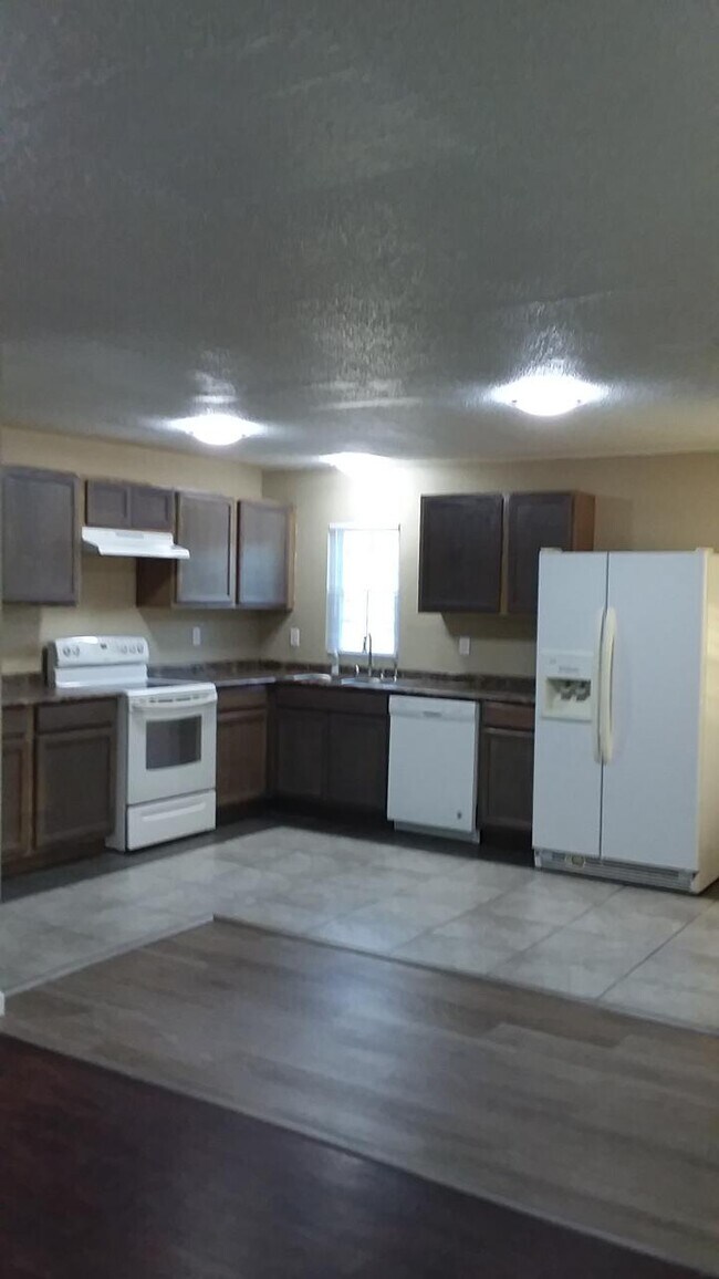 Foto del edificio - 4566 Knoxville Hwy