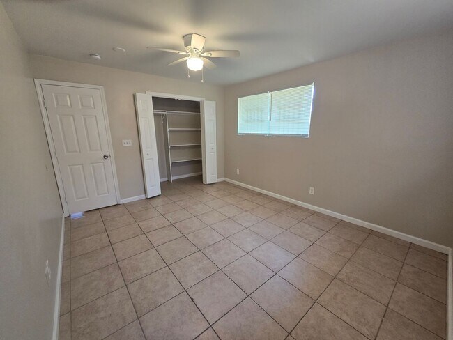 Foto del edificio - 5 Bedroom Single House