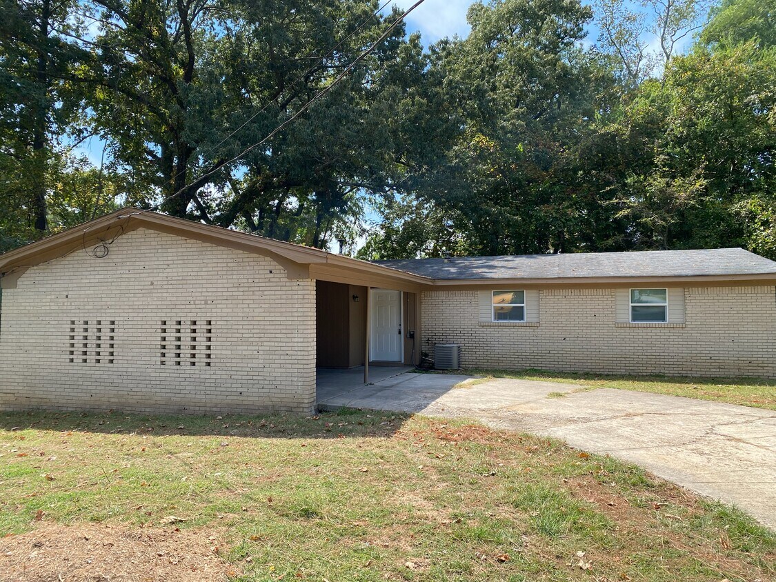 Primary Photo - 505 Pearson Dr