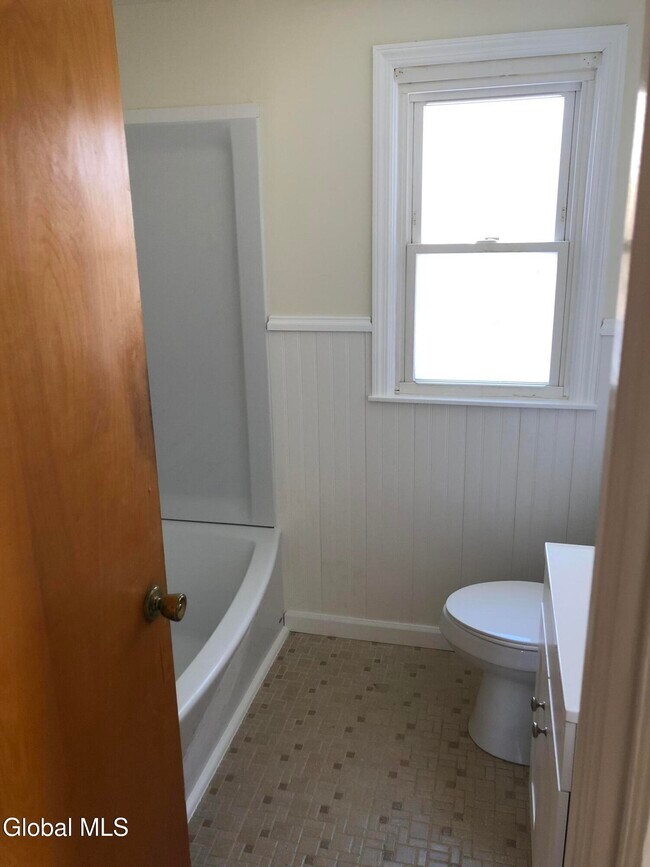 Foto del edificio - 34 Swayze Dr