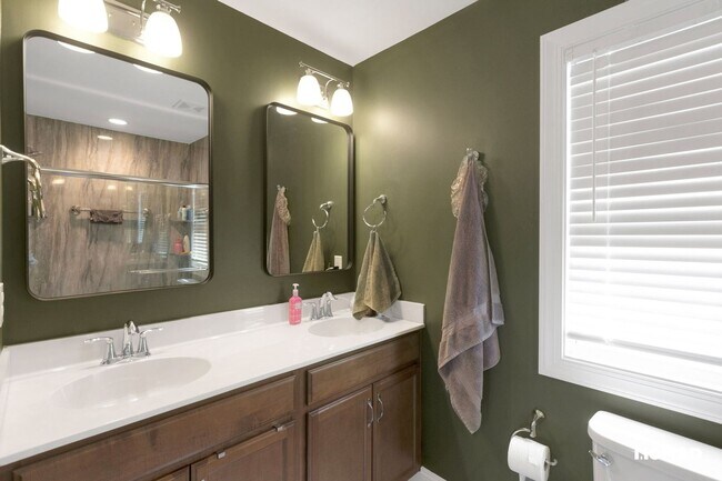 Foto del edificio - Charming 3BR House in Richmond