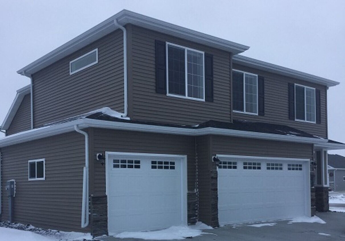 Foto principal - 5484 34th Ave S