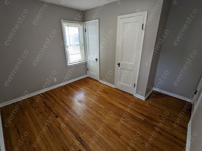 Foto del edificio - 19717 Elkhart St