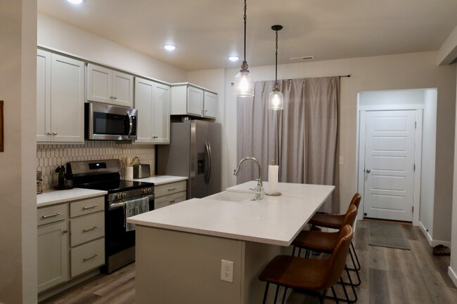 Foto del edificio - 8884 W Hill Rd Pkwy