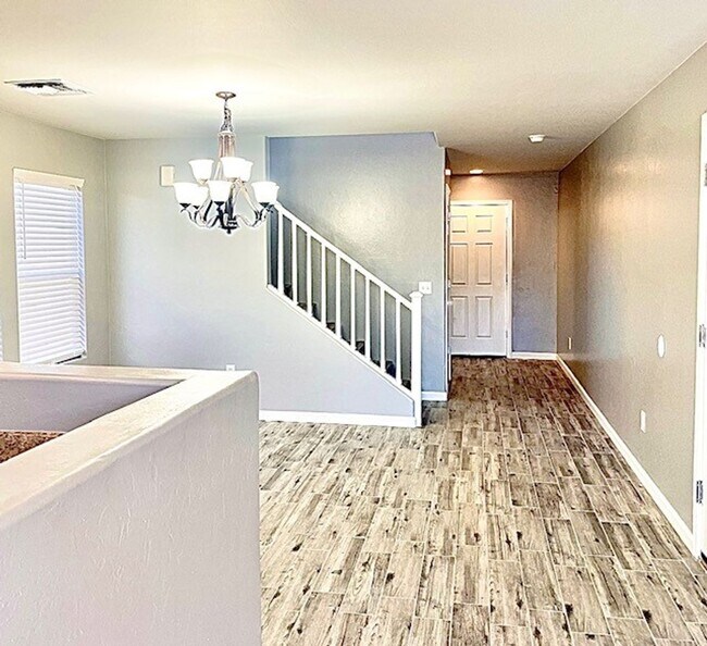 Foto del edificio - UPCOMING!! 3 Bedroom 2.5 Bathroom