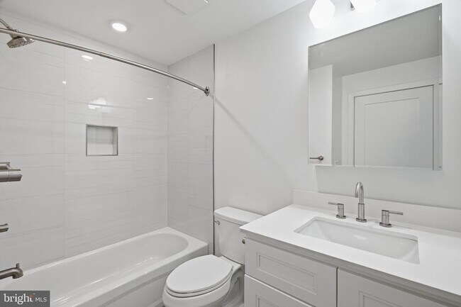 Building Photo - 3637 N 16th St