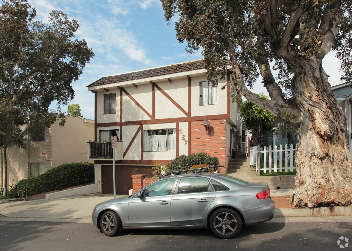 Building Photo - 527 Hill St