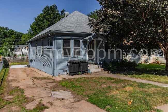 Foto del edificio - Lovely 2 Bedroom / 1 Bathroom Home | Benson