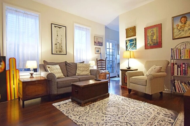 Building Photo - 58 Hausman St