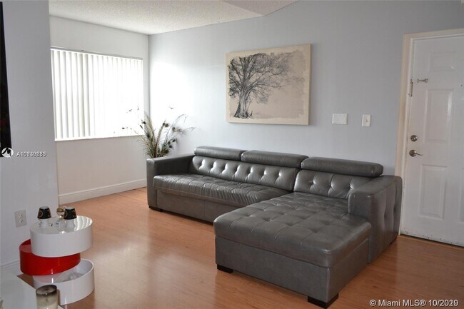 Building Photo - 17320 NW 67th Pl
