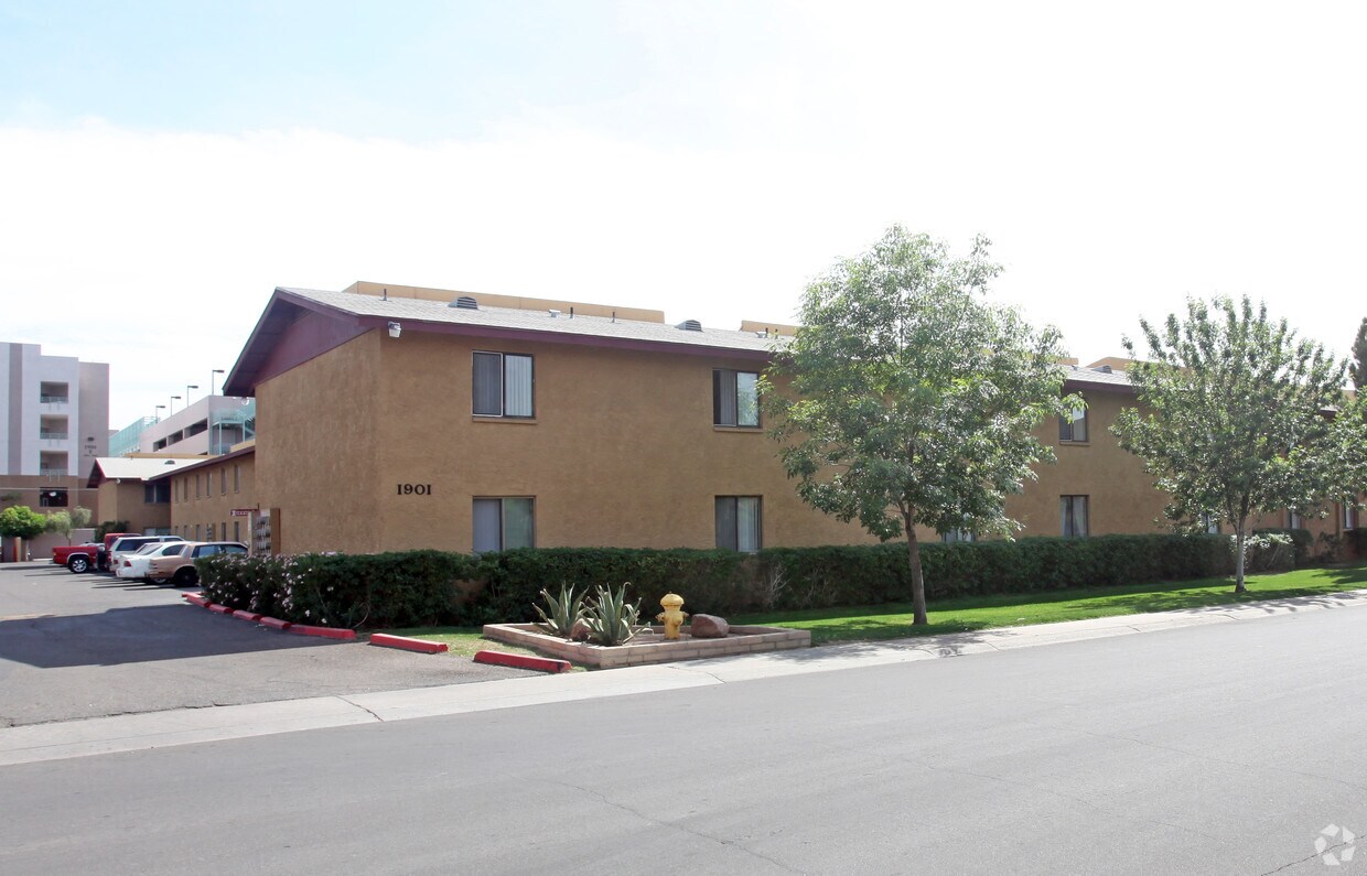 Arizona Sun Apartments - Desert Willow Apartments