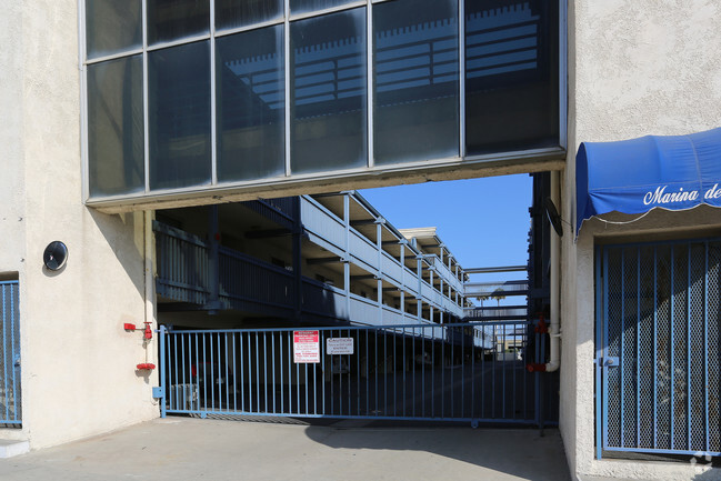 Building Photo - Marina Del Mar