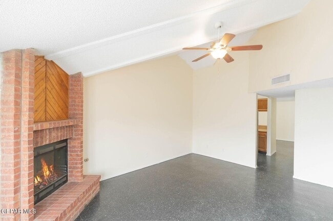 Building Photo - 11601 Soberana Ln