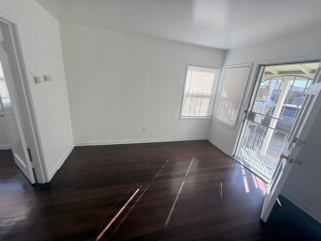 Foto del edificio - 9006 A St