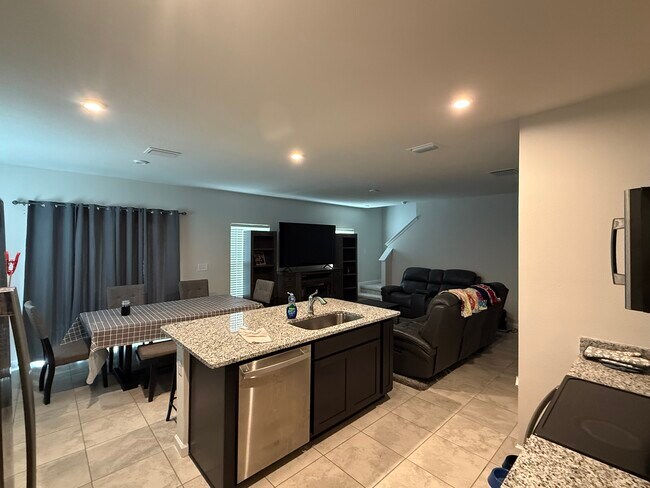 Foto del edificio - 4719 Bernard Blvd