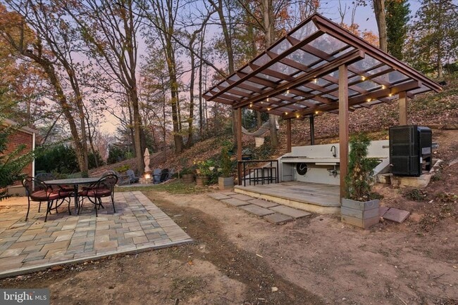 Building Photo - 7203 Arthur Dr