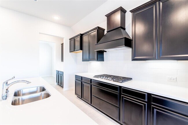 Building Photo - 220 Lake Cove Dr