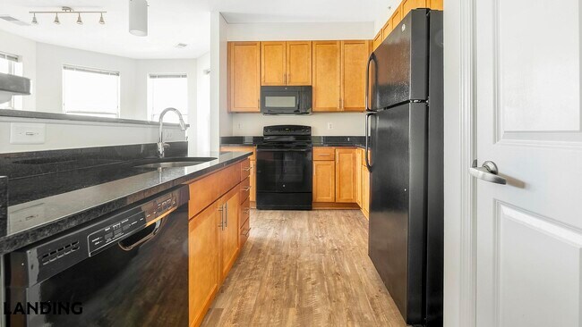 Building Photo - 909 Mansion Dr