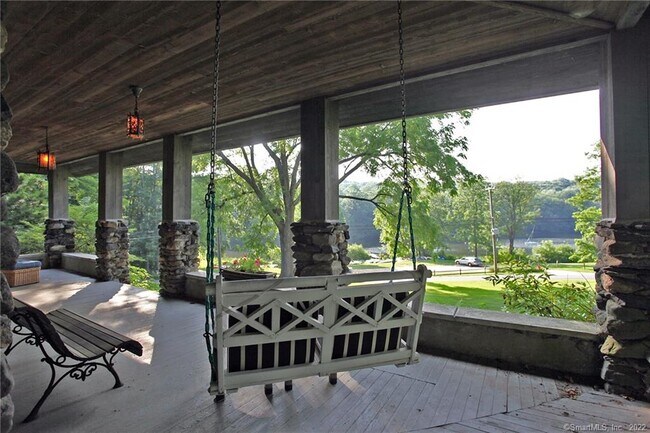 Building Photo - 70 Leach Hollow Rd