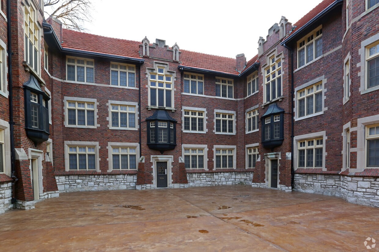 Foto del edificio - 7556 Byron Pl