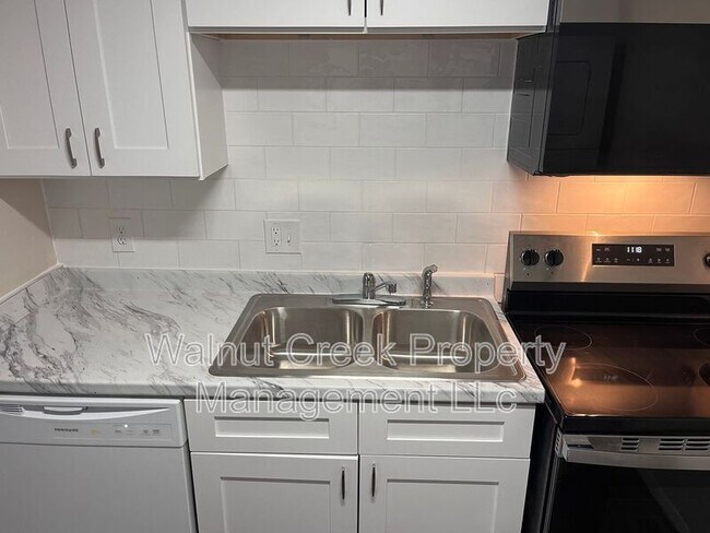 Foto del edificio - 5520 Beavercrest Dr