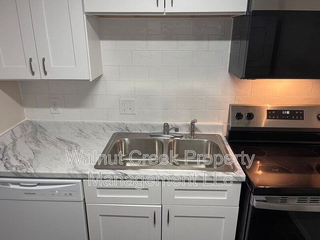 Building Photo - 5520 Beavercrest Dr