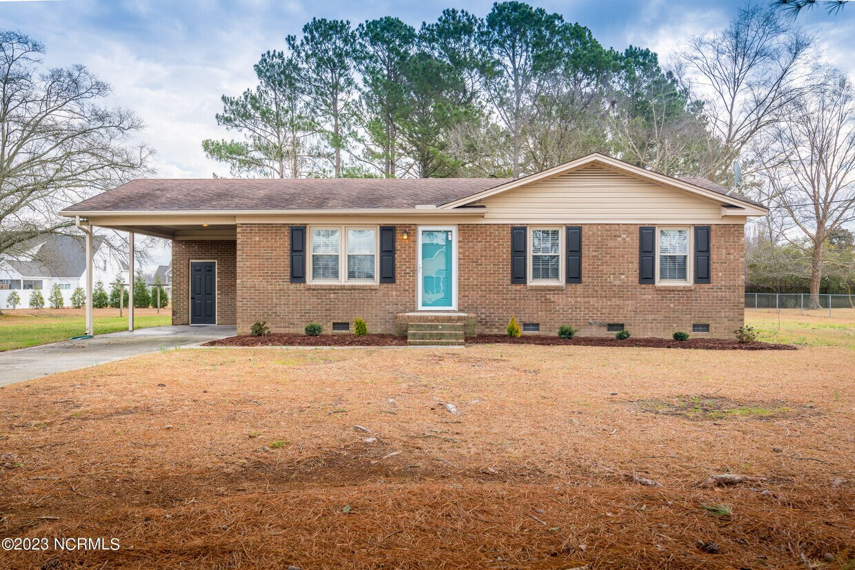 Primary Photo - 1403 Tucker Rd