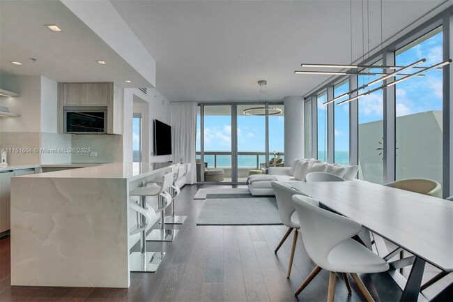 Foto del edificio - 6899 Collins Ave