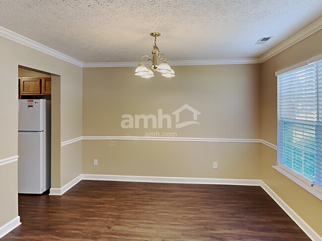 Foto del edificio - 8028 Meadowview Ln