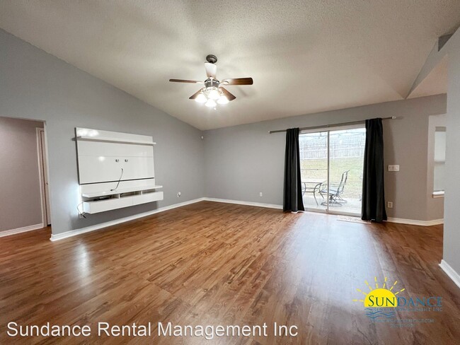 Building Photo - 4 br, 2 bath House - 237 Trish Drive